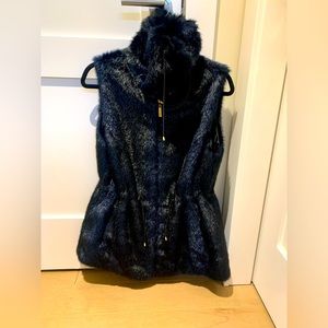 Ellen tracy faux fur vest